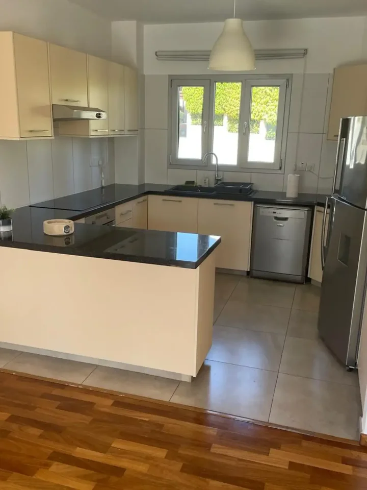 4-bedroom detached house for rent 152 m² in Limassol, Agios Tychon