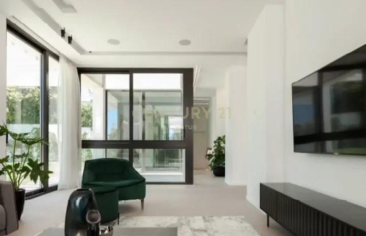 5-bedroom villa for rent 571 m² in Limassol, Germasogeia