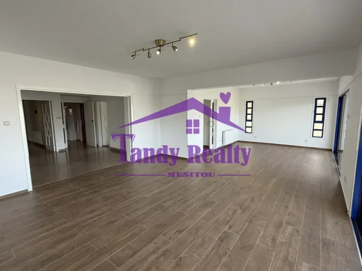 4-bedroom apartments for rent 207 m² in Nicosia, Nicosia - Lykabittos