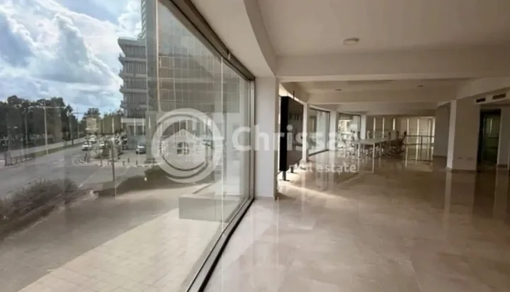 Office 717 m² for rent in Limassol, Limassol - Neapolis