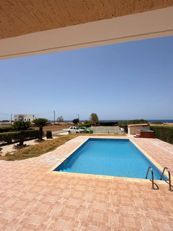 Villa for rent 270 m² in Paphos, Pegeia