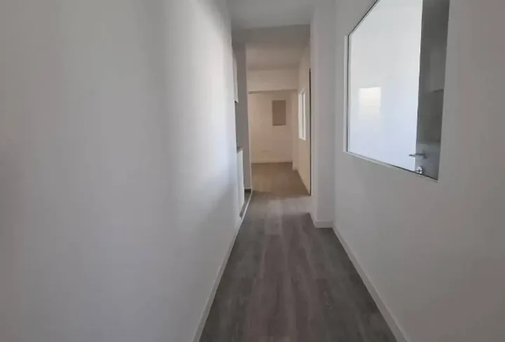 Office 95 m² for rent in Nicosia, Nicosia - Trypiotis