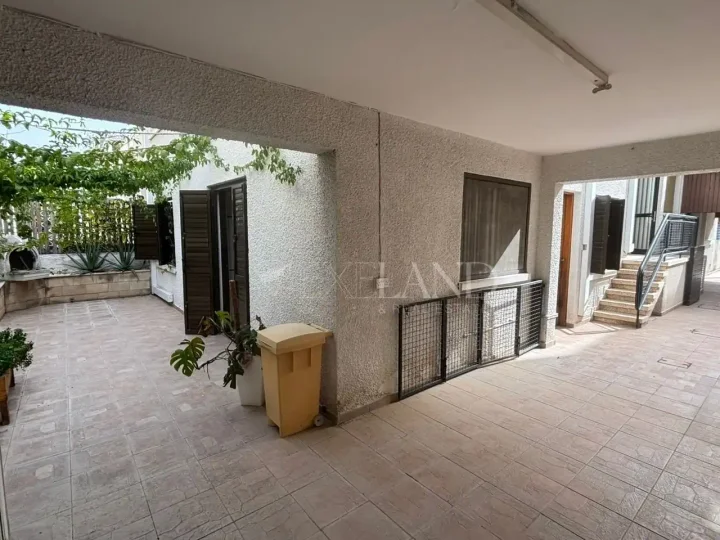 Semi-detached house for rent 200 m² in Limassol, Limassol - Agios Georgios