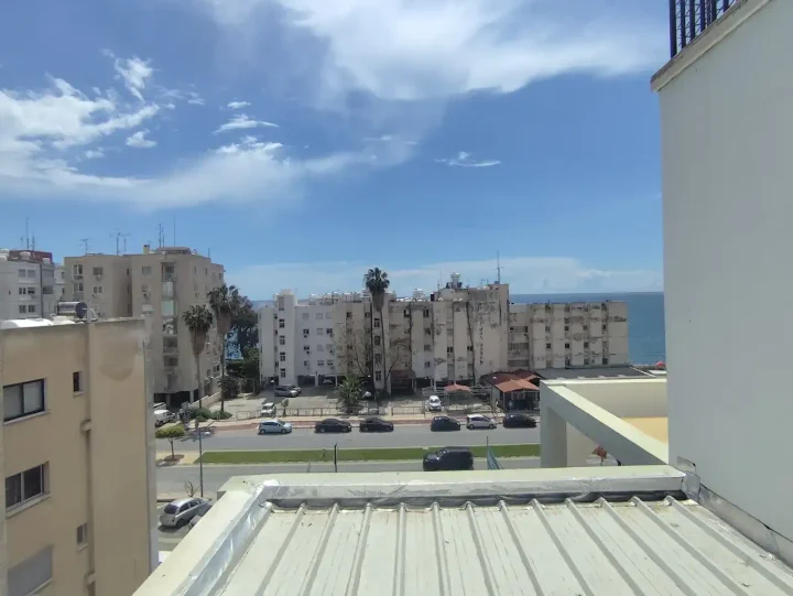4-bedroom apartments for rent 219 m² in Limassol, Agios Tychon Tourist Area