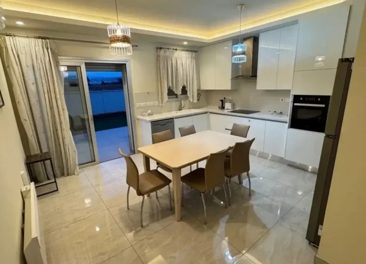 3-спальная отдельный дом в аренду 190 м² в Limassol, Kato Polemidia