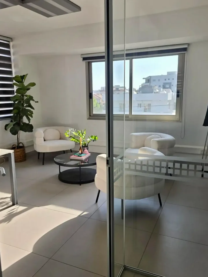 Office 430 m² for rent in Limassol, Limassol - Mesa Geitonia