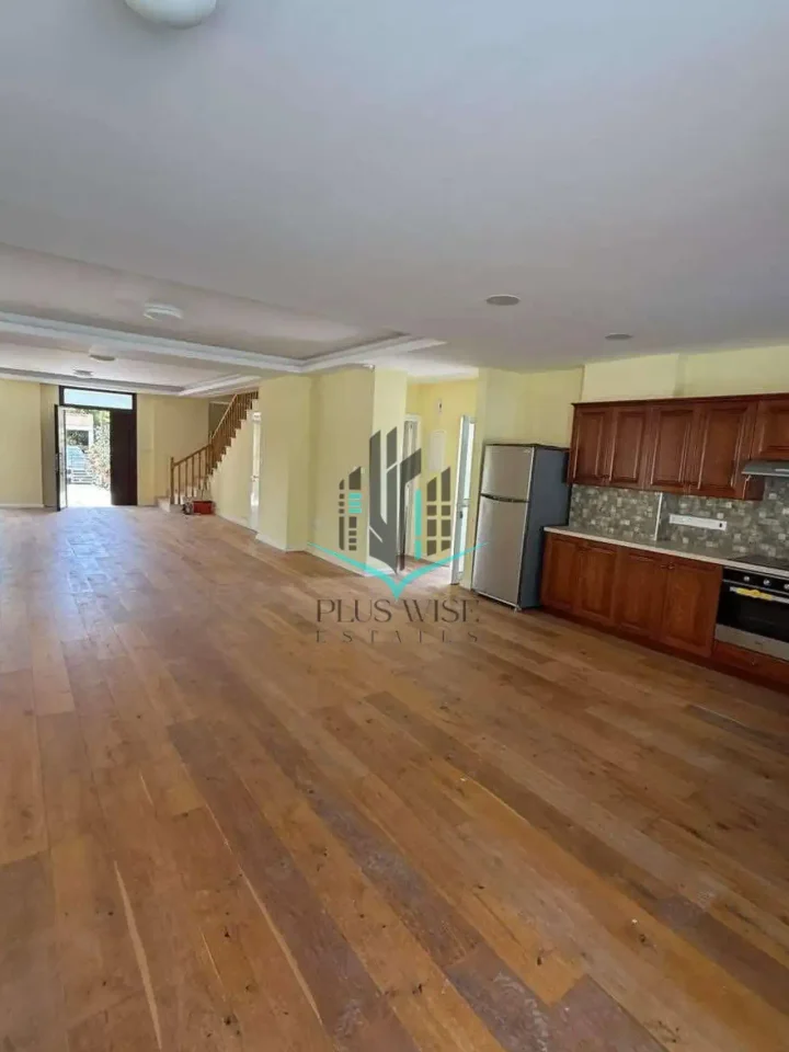 4-bedroom villa for rent 230 m² in Larnaca, Oroklini