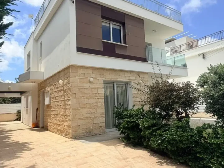 3-bedroom detached house for rent 200 m² in Paphos, Konia
