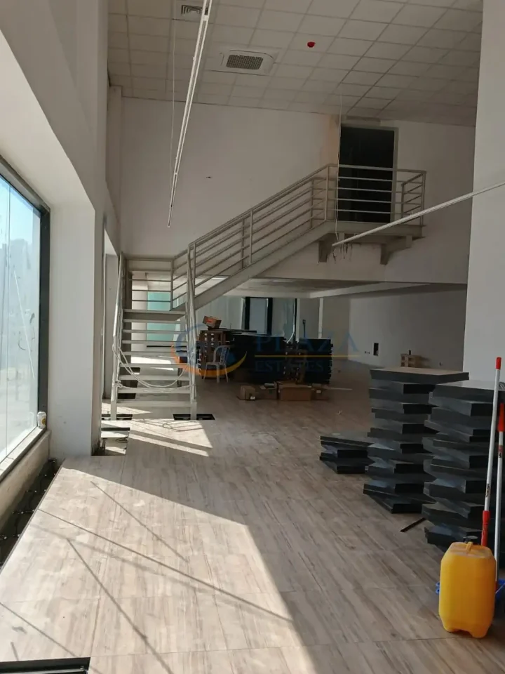 Office 680 m² for rent in Limassol, Limassol - Agia Zoni