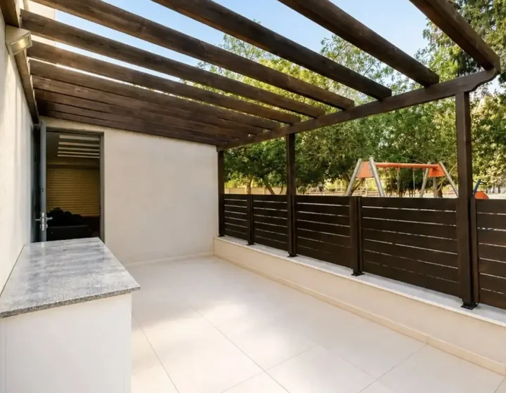 2-bedroom apartments for rent 140 m² in Limassol, Mouttagiaka Tourist Area