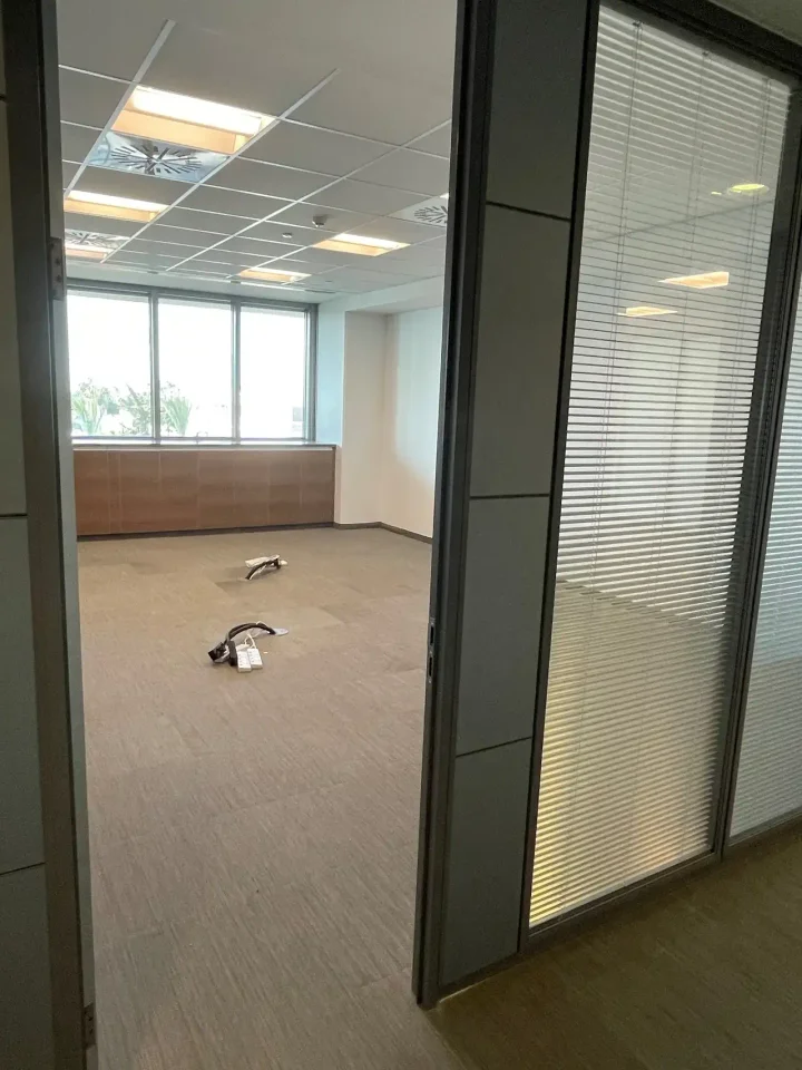 Office 583 m² for rent in Limassol, Limassol - Omonia