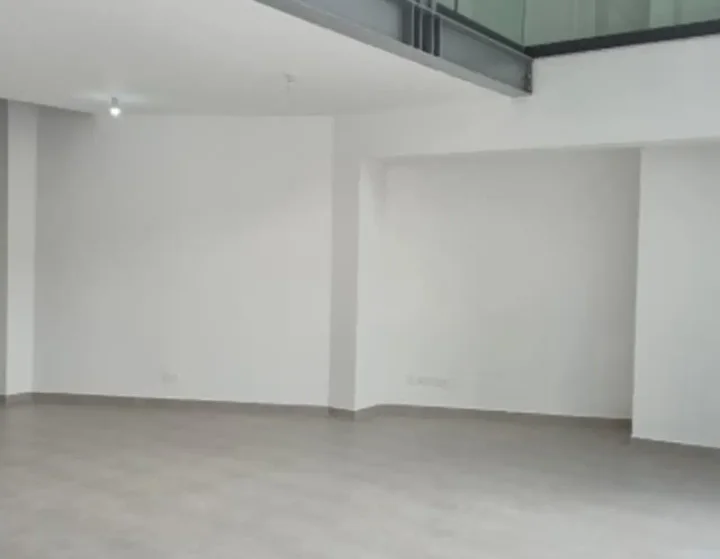Office 89 m² for rent in Larnaca, Larnaka - Finikoudes