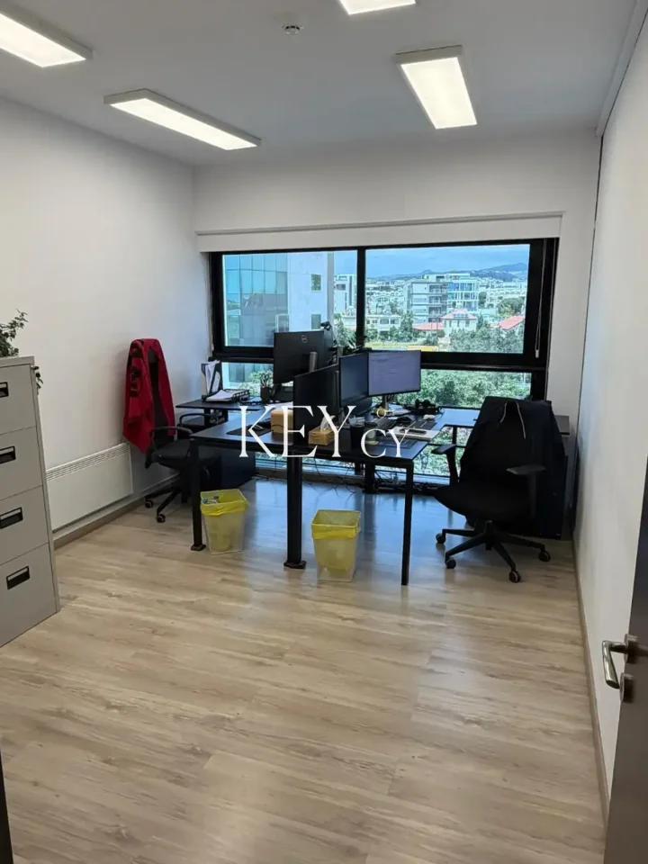 Офис 150 м² в аренду в Limassol, Limassol - Agia Zoni
