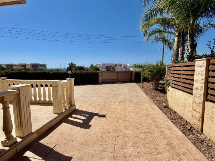 3-bedroom detached house for rent 140 m² in Famagusta, Agia Thekla