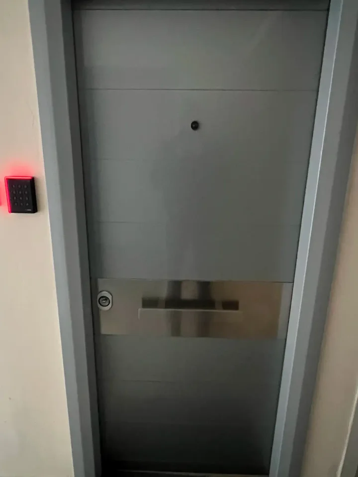 Office 100 m² for rent in Limassol, Limassol - Agia Triada