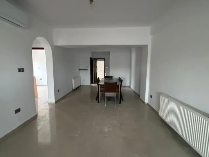 Office 90 m² for rent in Paphos, Paphos - Agios Theodoros