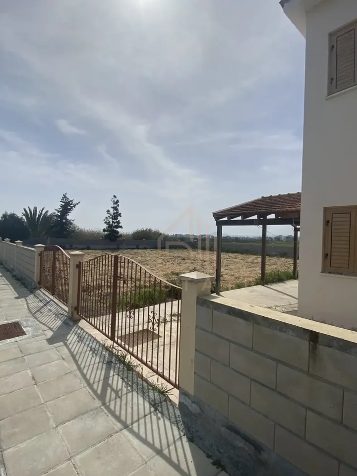 3-bedroom detached house for rent 180 m² in Larnaca, Dekeleia