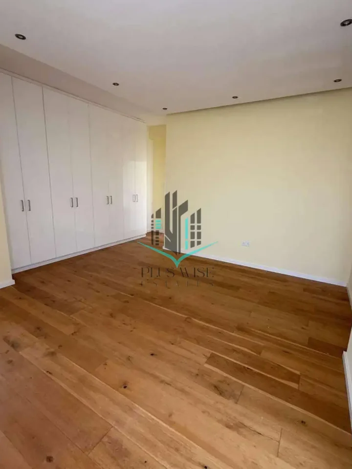 4-bedroom villa for rent 230 m² in Larnaca, Oroklini