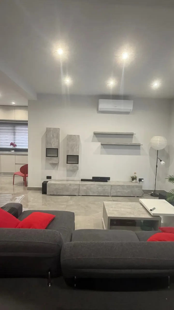 Detached house for rent 220 m² in Limassol, Limassol - Omonia
