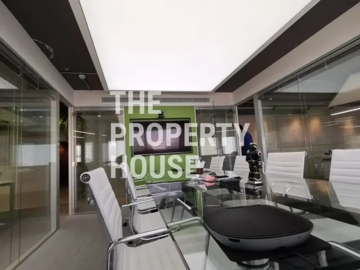 Office 400 m² for rent in Limassol, Historical Center