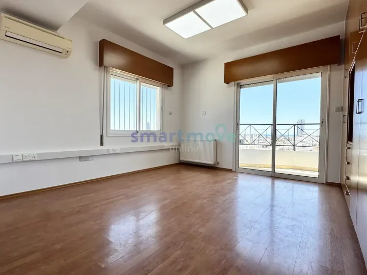 Office 171 m² for rent in Limassol, Limassol - Mesa Geitonia