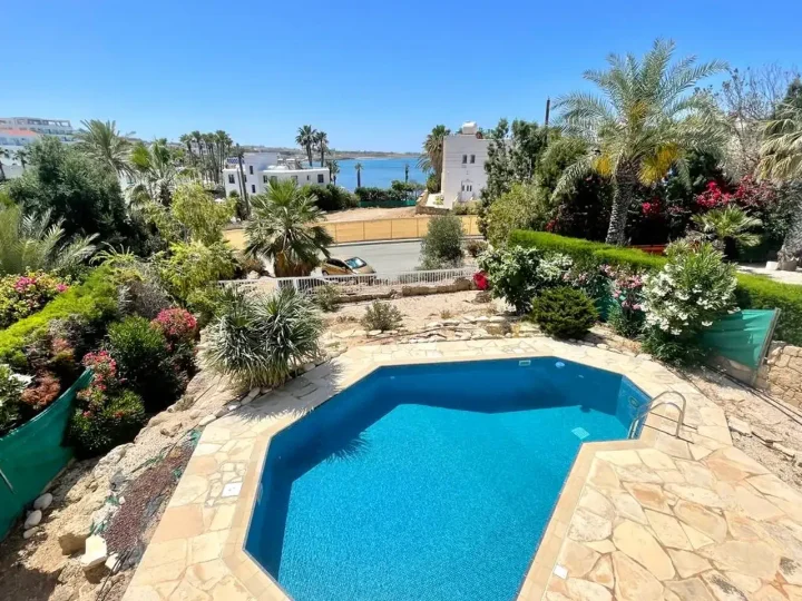Villa for rent 258 m² in Paphos, Chlorakas