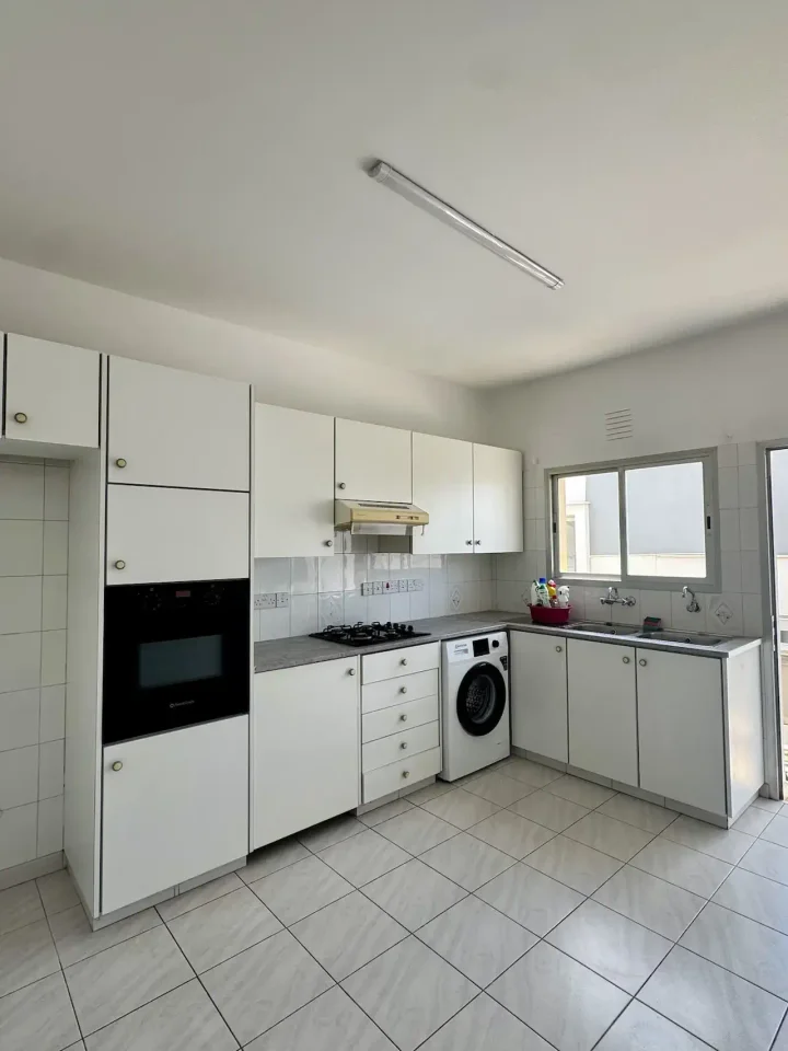 3-bedroom apartments for rent 110 m² in Limassol, Limassol - Linopetra