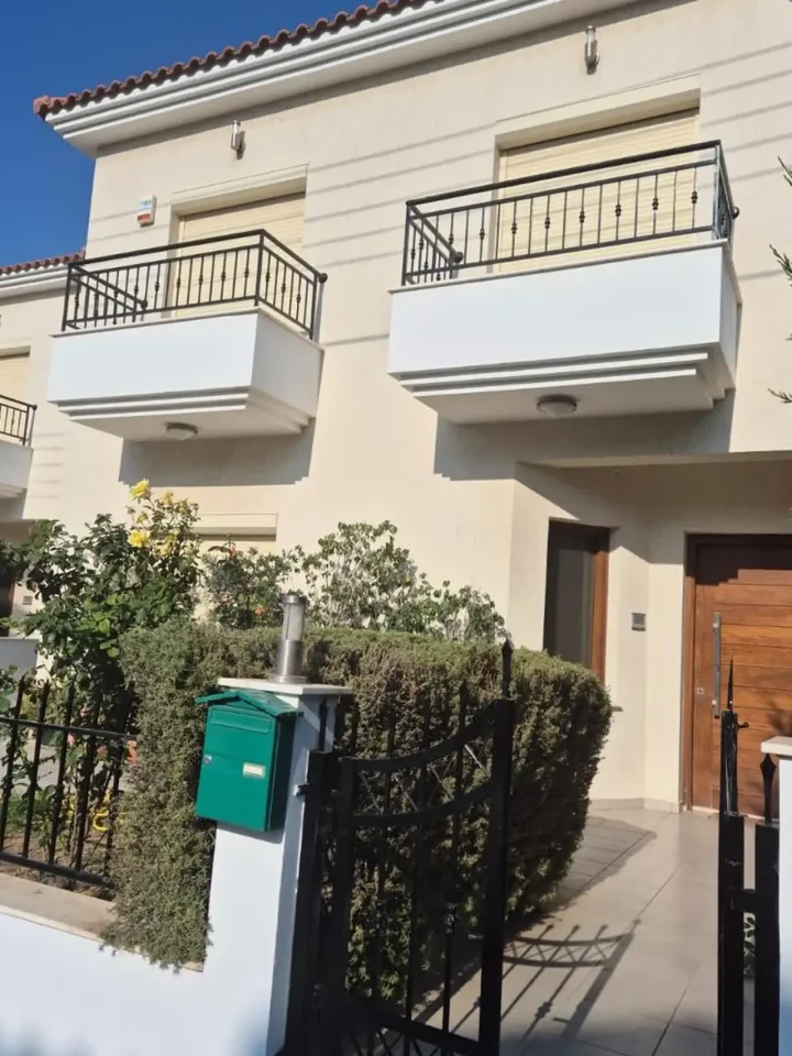 Отдельный дом в аренду 250 м² в Limassol, Potamos Germasogeias