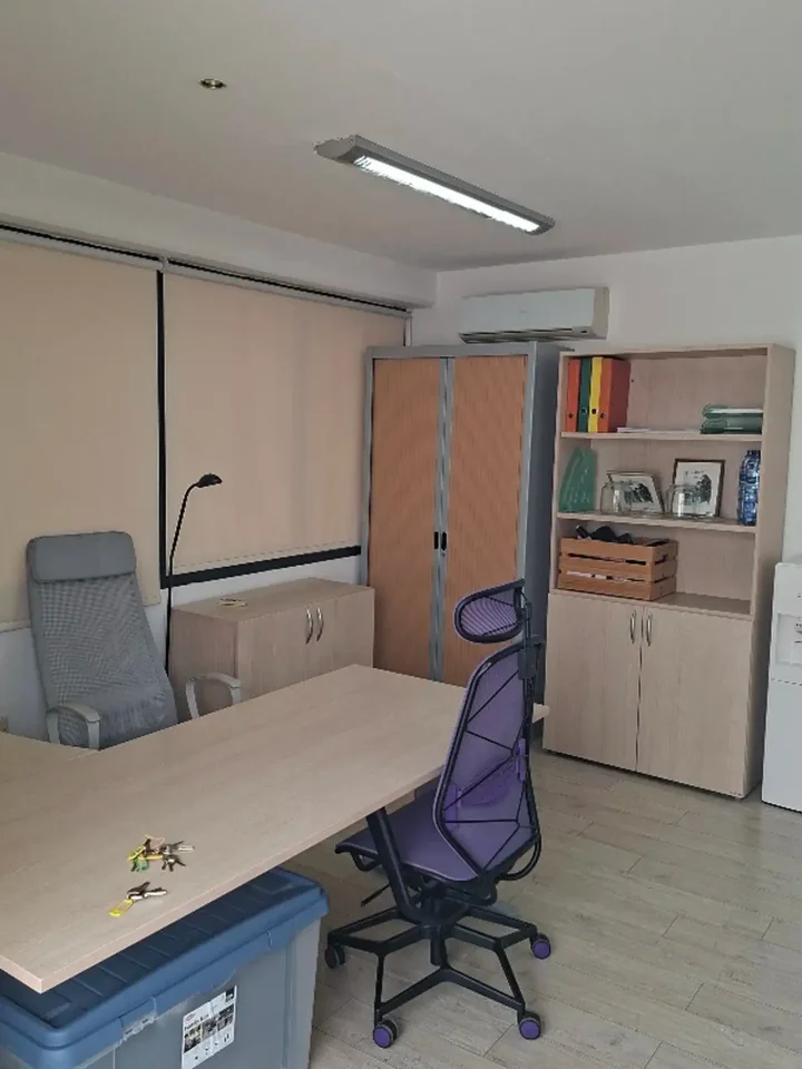 Office 90 m² for rent in Limassol, Limassol - Agios Nicolaos