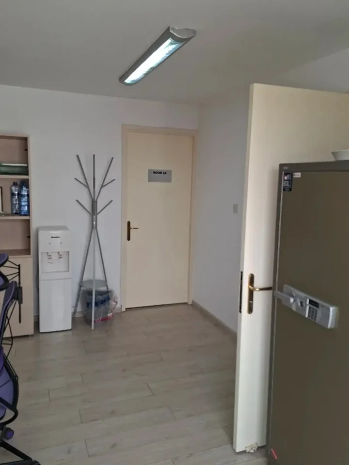 Office 90 m² for rent in Limassol, Limassol - Agios Nicolaos