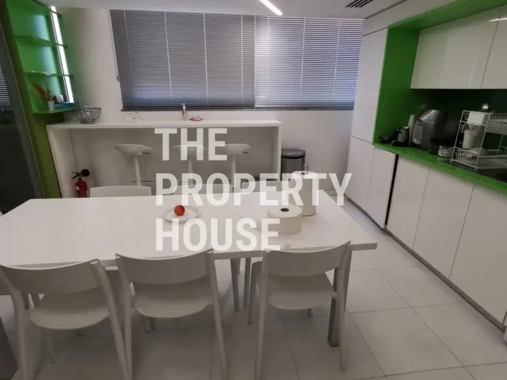 Office 400 m² for rent in Limassol, Historical Center