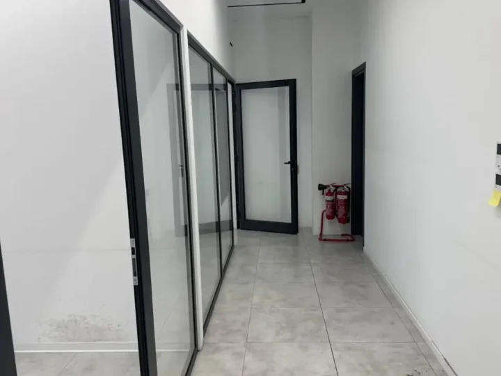 Office 500 m² for rent in Limassol, Limassol - Agios Nicolaos