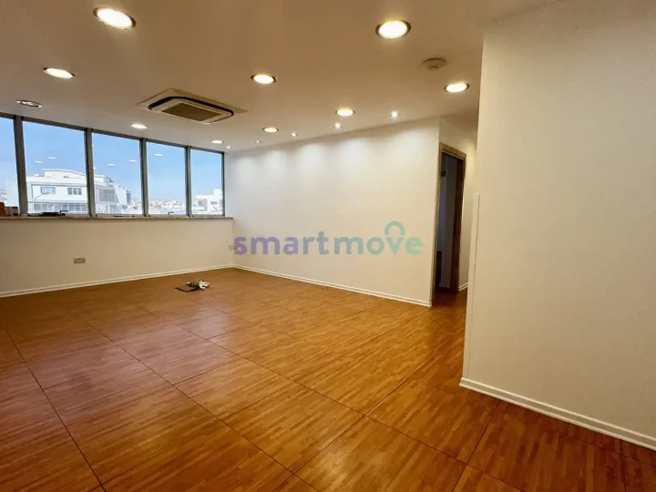 Office 300 m² for rent in Limassol, Agios Athanasios