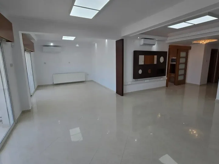 Γραφείο 185 μ² προς ενοικίαση στην τοποθεσία Limassol, Limassol - Mesa Geitonia