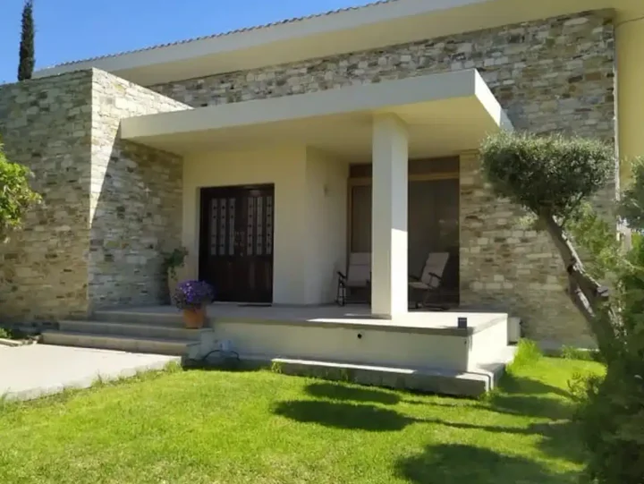 3-bedroom detached house for rent 260 m² in Larnaca, Skarinou