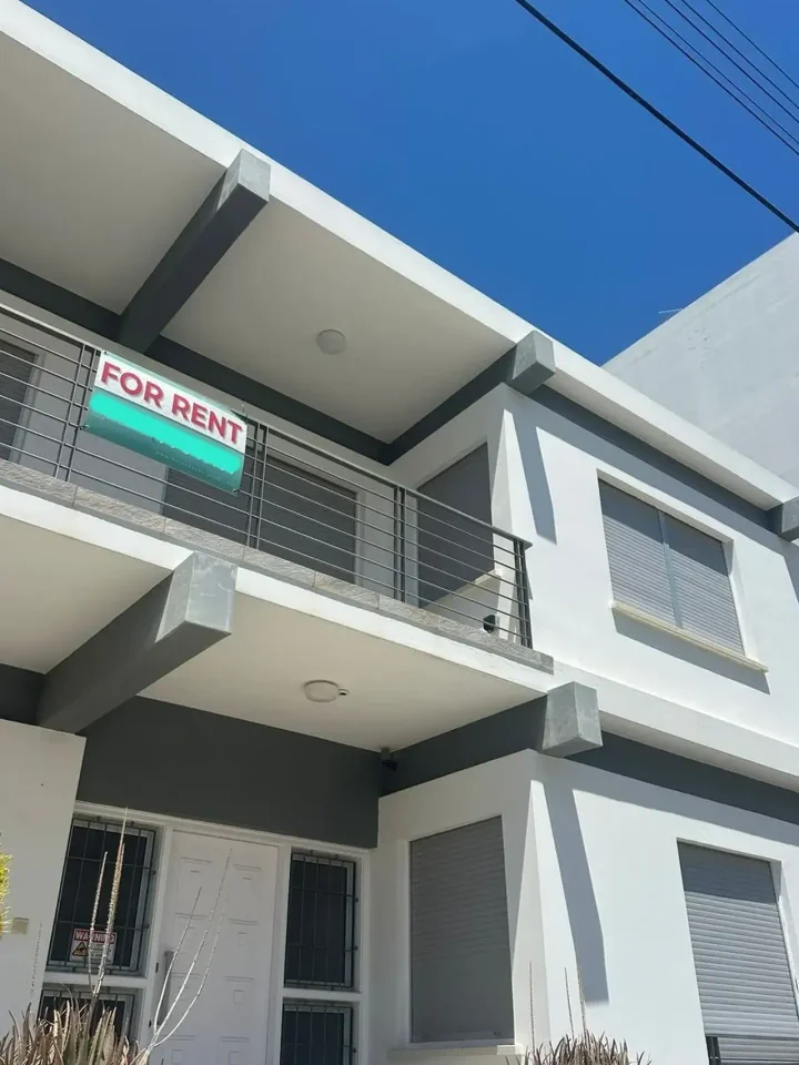 Commercial properties 700 m² for rent in Nicosia, Agioi Omologites