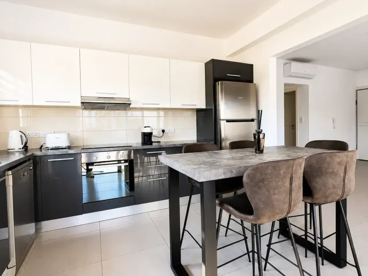 3-bedroom apartments for rent 141 m² in Limassol, Limassol - Mesa Geitonia