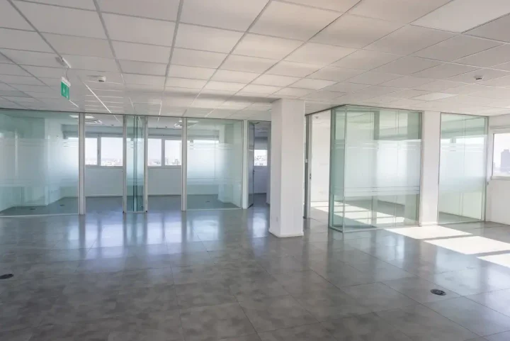 Office 500 m² for rent in Limassol, Limassol - Omonia