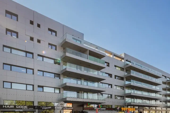 Office 370 m² for rent in Limassol, Limassol - Zakaki