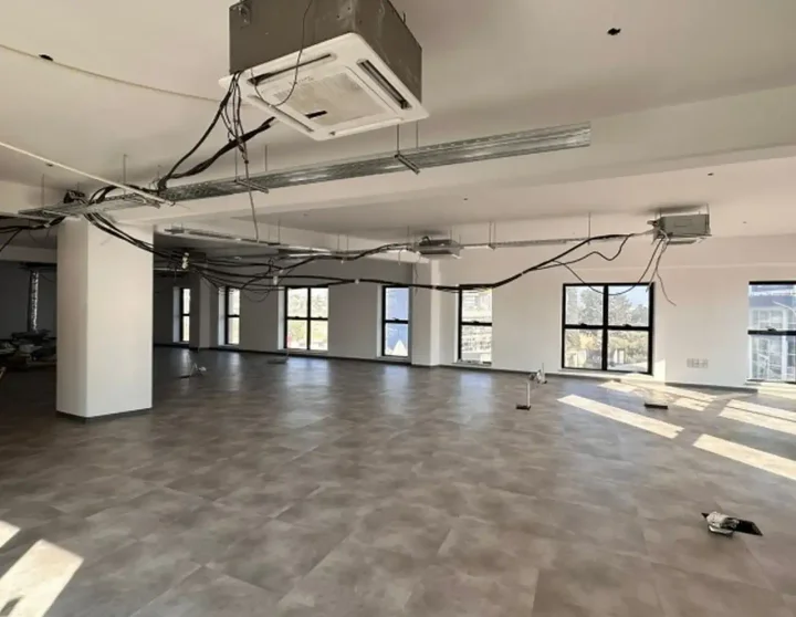 Офис 300 м² в аренду в Limassol, Germasogeia Tourist Area