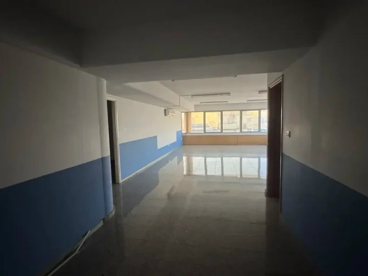 Office 800 m² for rent in Limassol, Limassol - Omonia