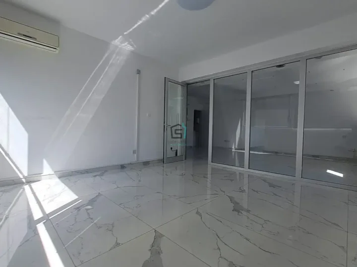 Office 120 m² for rent in Limassol, Limassol - Agia Zoni