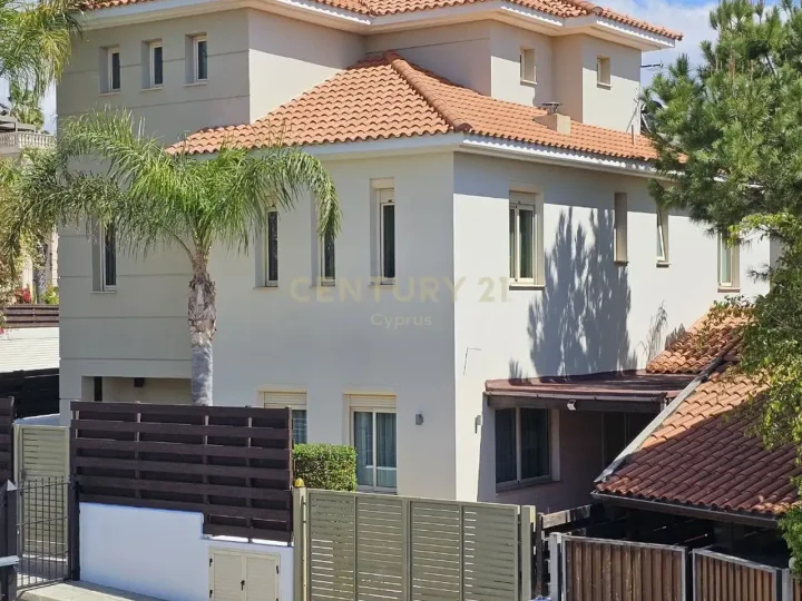 5-bedroom villa for rent 214 m² in Limassol, Pyrgos Lemesou