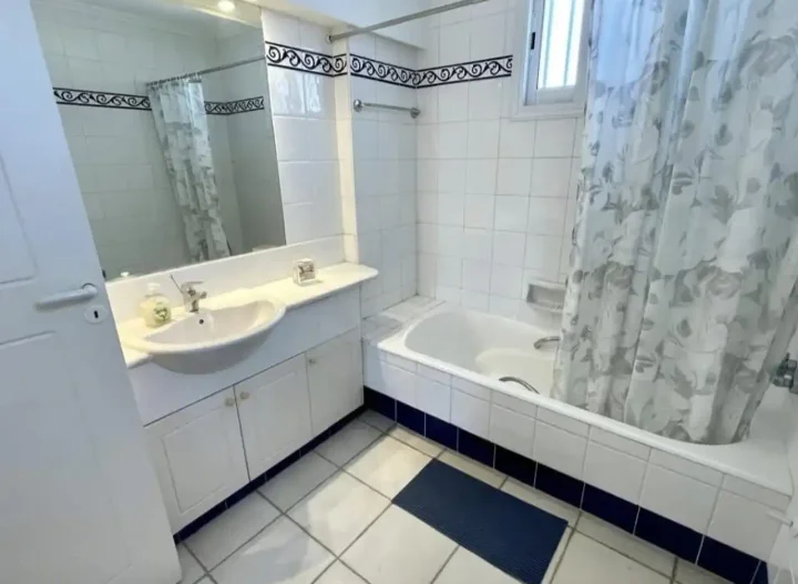 Βίλα προς ενοικίαση 300 μ² στην τοποθεσία Paphos, Chlorakas