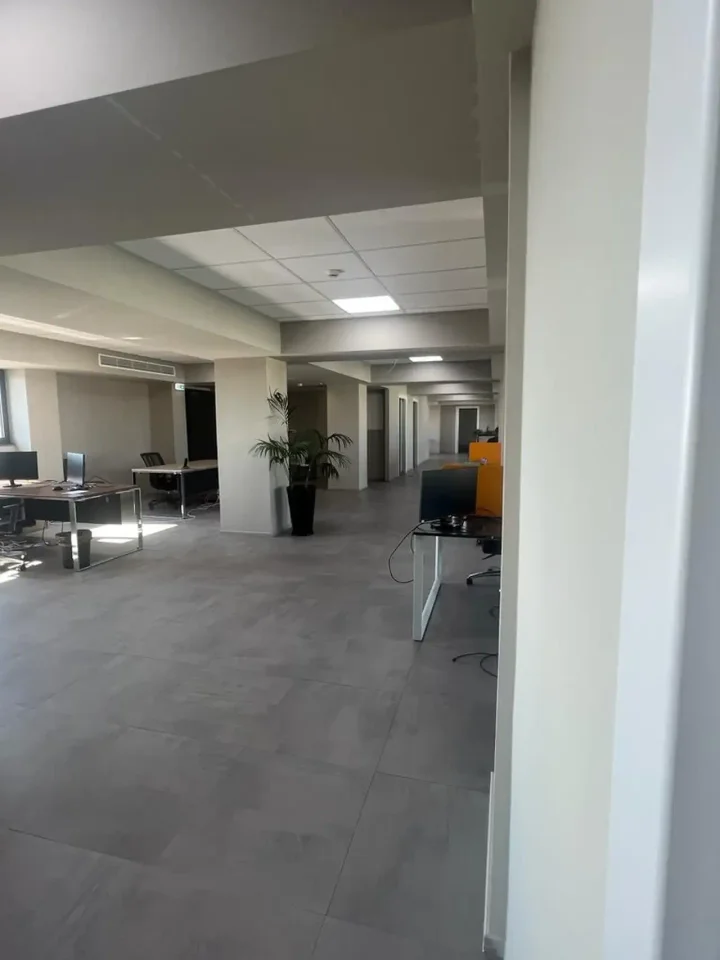 Office 500 m² for rent in Limassol, Limassol - Zakaki