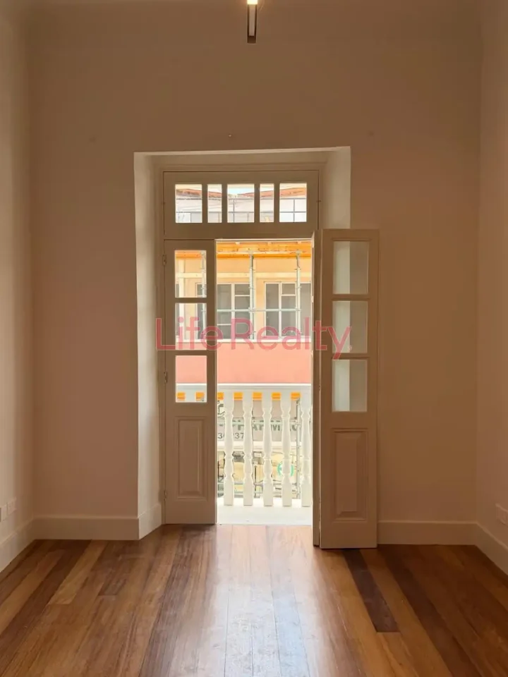 Офис 400 м² в аренду в Limassol, Historical Center