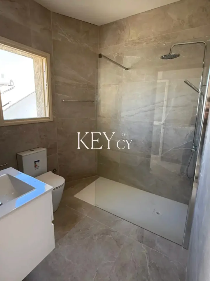 3-bedroom apartments for rent 165 m² in Limassol, Limassol - Petrou Kai Pavlou