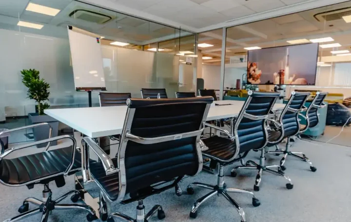 Office 809 m² for rent in Limassol, Agios Athanasios