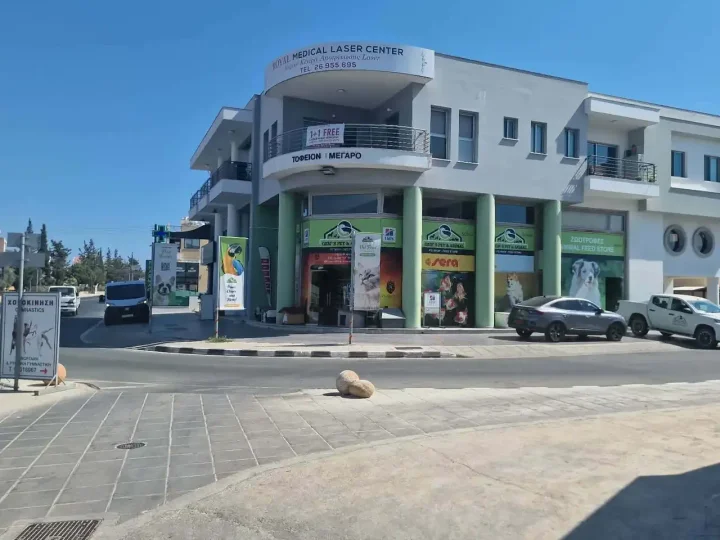 Trading area 289 m² for rent in Paphos, Chlorakas
