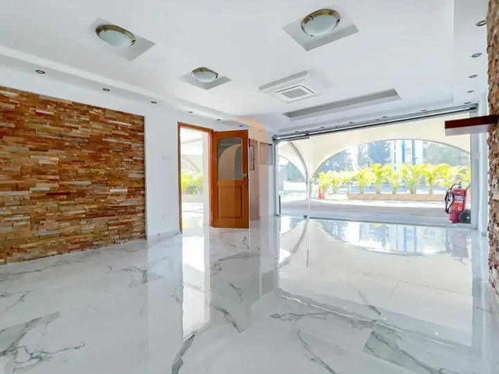 Office 125 m² for rent in Limassol, Agios Tychon Tourist Area